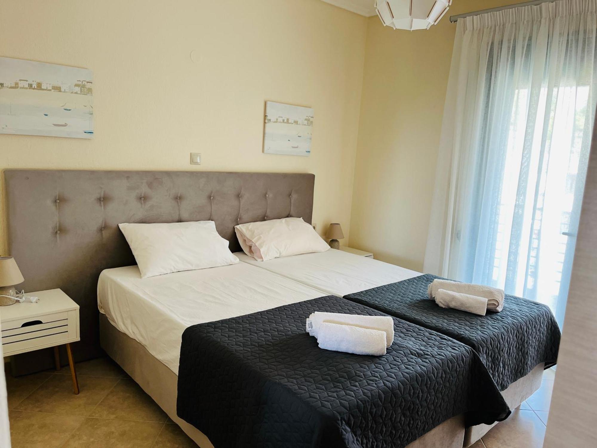 Allea Hotel And Apartments Toroni Bagian luar foto