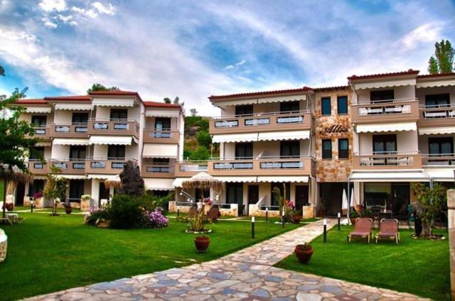 Allea Hotel And Apartments Toroni Bagian luar foto