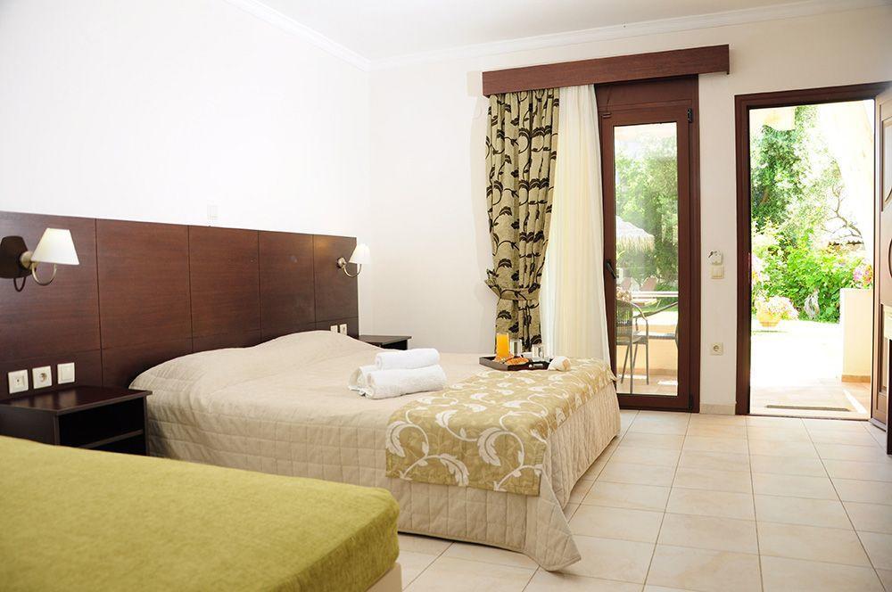 Allea Hotel And Apartments Toroni Bagian luar foto