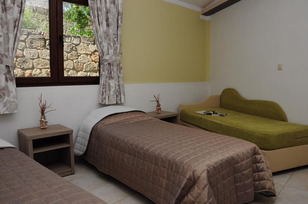 Allea Hotel And Apartments Toroni Bagian luar foto
