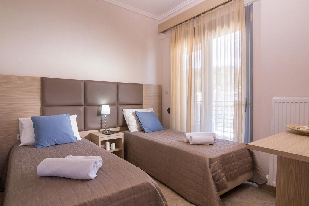 Allea Hotel And Apartments Toroni Bagian luar foto